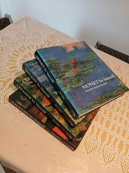 Photo of free art books (ballinteer D16) #1