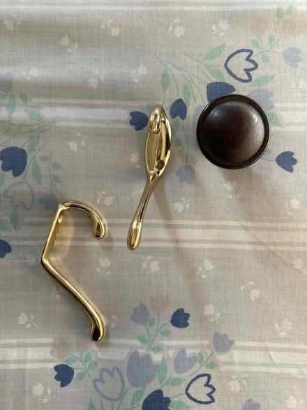 Photo of free Doorknobs and hooks (KT3 new malden) #1
