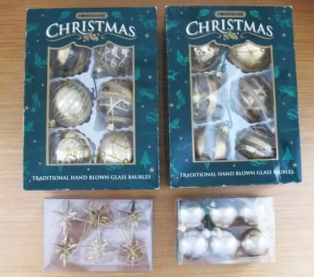 Photo of free Gold Christmas tree decorations (Caldecott OX14) #1