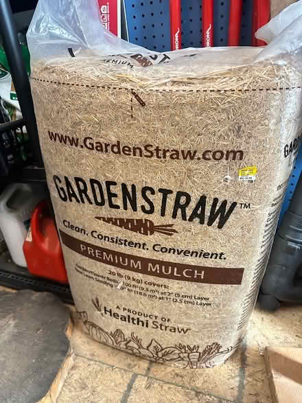 Photo of free Garden straw (Baseline/Greenbank) #1