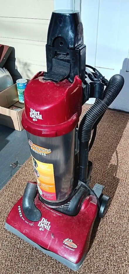 Photo of free Vacuum with broken handle (Maple Leaf) #1