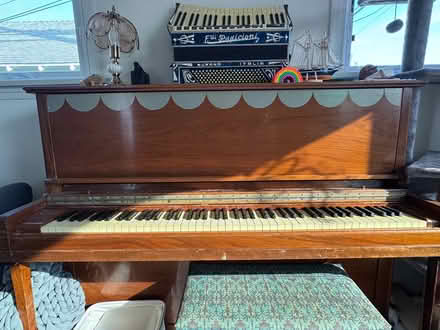 Photo of free Upright piano (Zaferia) #2