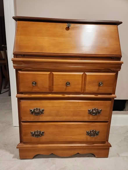 Photo of free Desk with Drawers (Hatfield) #1