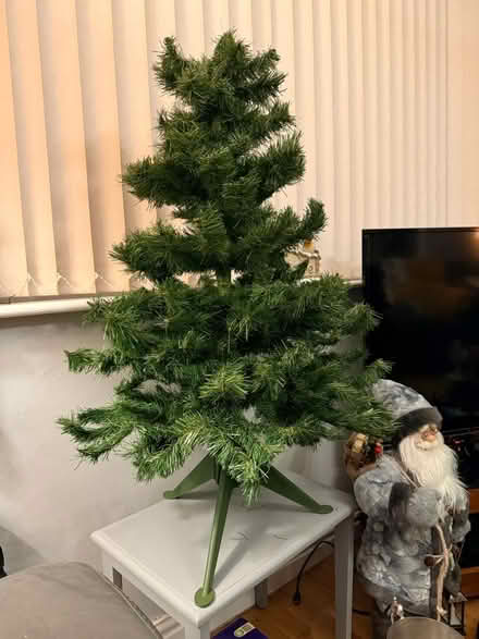 Photo of free 3ft Christmas Tree (CV6) #1