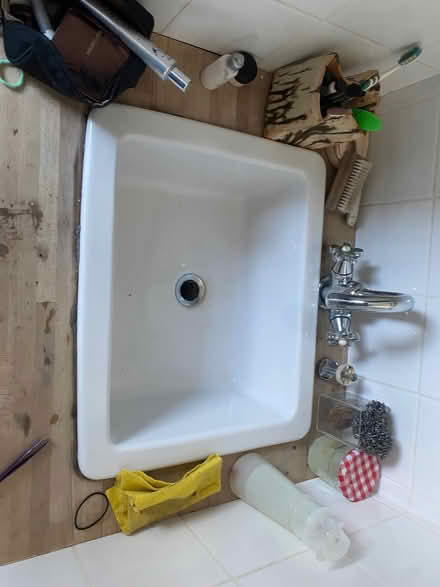 Photo of free Ceramic sink (ME10) #1