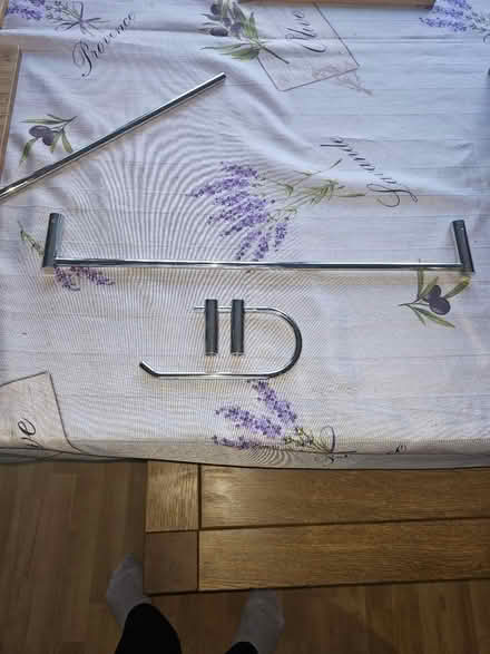 Photo of free Bathroom fitments (Ealing Broadway, W5) #1