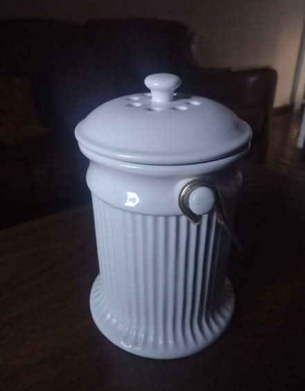 Photo of free Ceramic compost caddie (Leicester LE3) #1