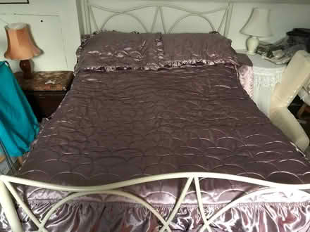 Photo of free Satin bedspread & pillowcases (Wootton OX13) #1