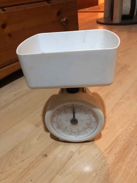 Photo of free Kitchen scale (Slough central SL1) #1