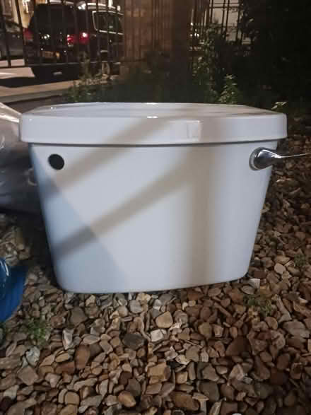 Photo of free Toilet cistern (Stoke Newington N16) #1