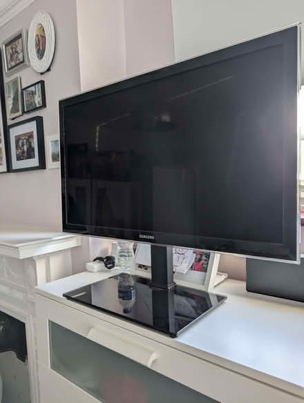 Photo of free Tv (Langley SL1) #2