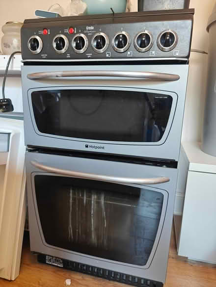 Photo of free Washing machine & cooker (Cloisters Se33ej) #1