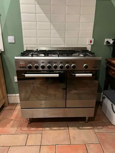 Photo of free Cooker with gas hob, electric oven (Worcester WR2) #1