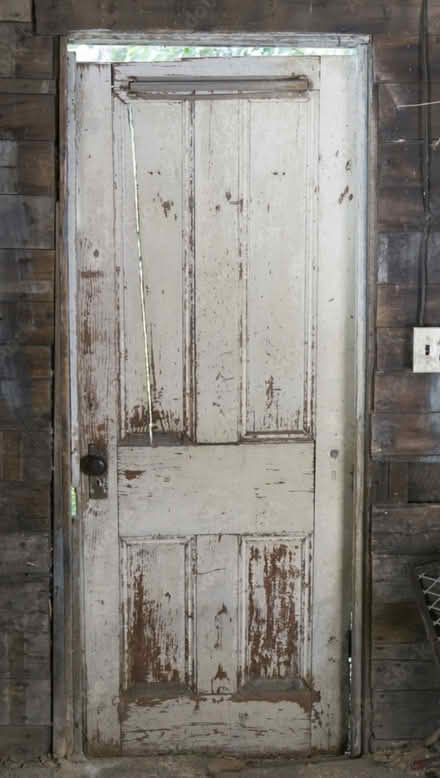 Photo of Old Wooden Doors (Sy81rf) #1