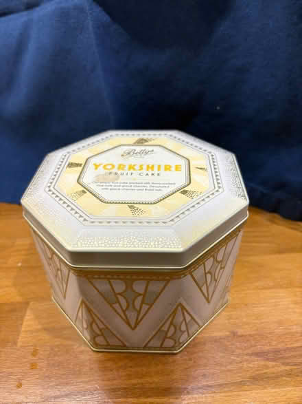 Photo of free Small cake tin (Cam GL11) #1