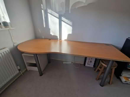 Photo of free 2 meter desk (Welwyn Garden AL7) #1