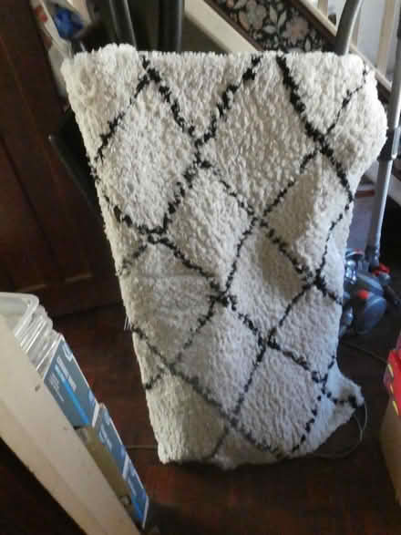 Photo of free Rug (KT21 Ashtead Surrey) #1