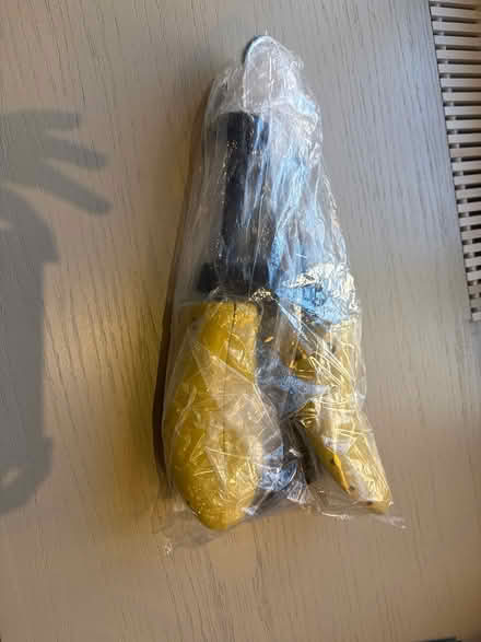 Photo of free Shoe stretcher (Chelsea Green SW3) #1