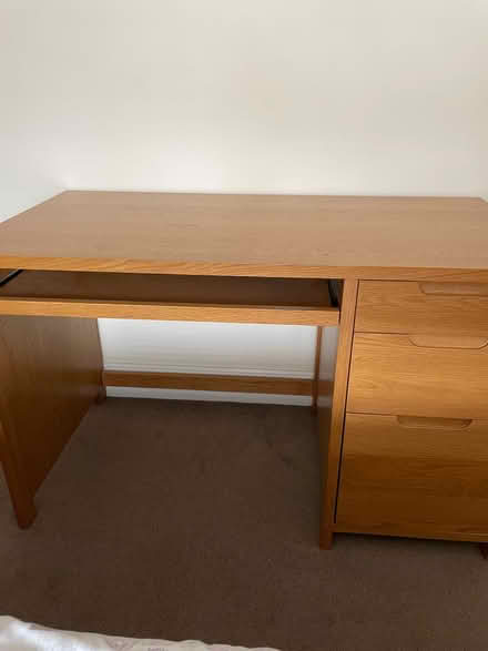 Photo of free Desk (TW15 Ashford) #1