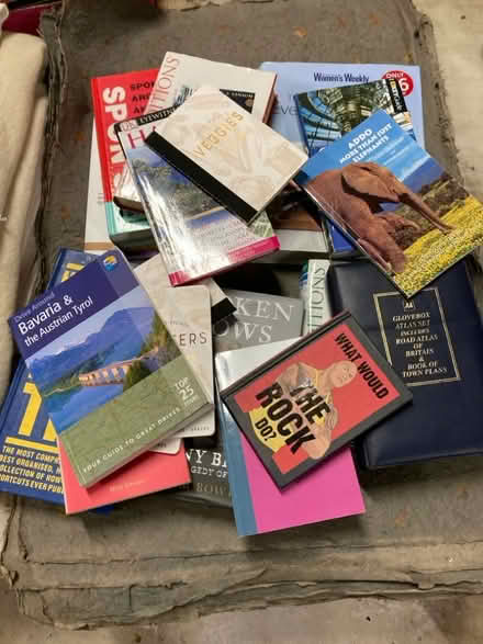 Photo of free Books (Dorstone HR3) #1