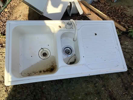 Photo of free Kitchen sink and taps (Radstock) #1