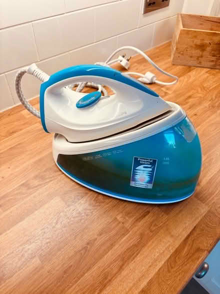 Photo of free Phillips steam Iron (Oxton CH43) #1