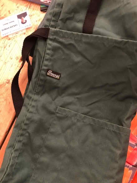 Photo of free 2 green waist aprons (Bromley BR1) #2