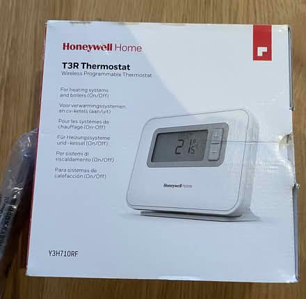 Photo of free Wireless programmable thermostat (Islington, N19) #1