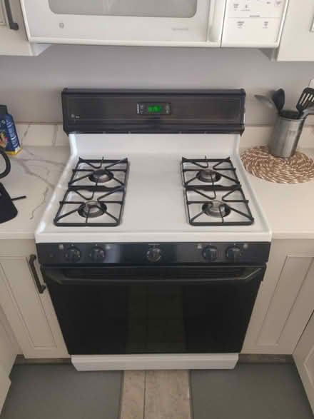 Photo of free Gas range (Near 395 and Edsall Rd) #4