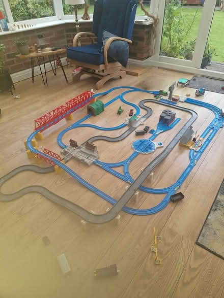 Photo of free Thomas train set with road (Wa8) #1