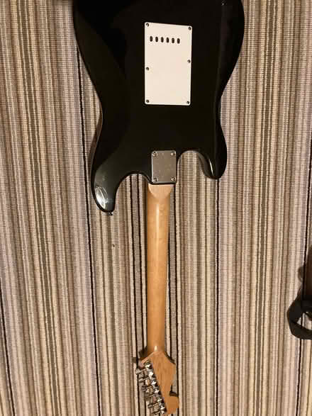 Photo of free Electric Guitar (Edinburgh EH5) #1