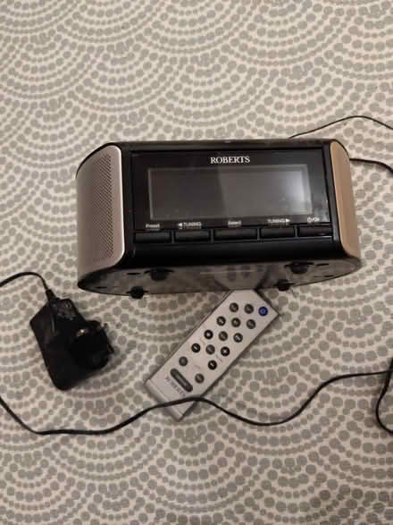 Photo of free Roberts digital radio with remote (CR5, Old Coulsdon) #2