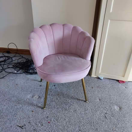 Photo of free Comfy pink chair (Scotforth LA1) #1