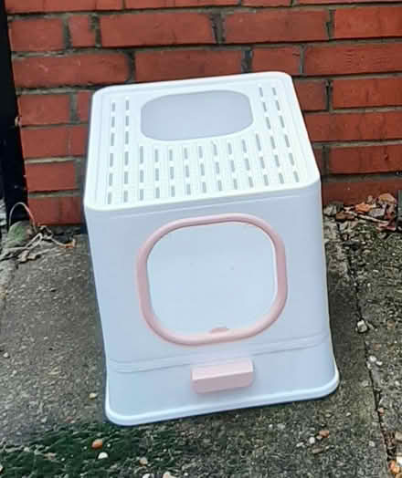 Photo of free Cat litter box (Carlton) #1