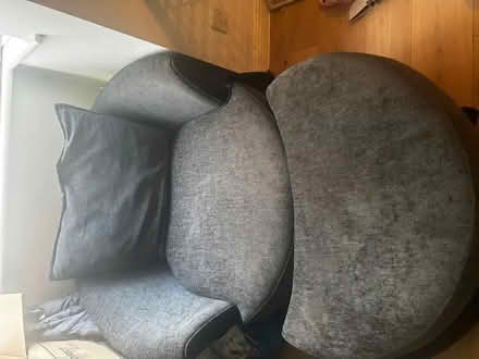 Photo of free Round sofa (Chingford E4) #1