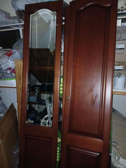 Photo of free 4 schriber quality wardrobe doors 3 part mirrored 1 plain wo (Wargrave RG10) #1
