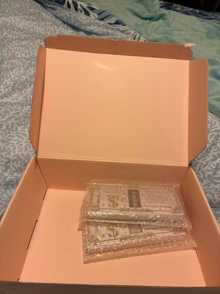 Photo of free P. Louise’s gift set (Alexandra Park M16) #1