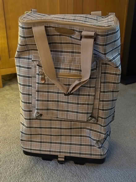 Photo of free Wheeled shopping or travel bag (Horndean PO8) #1