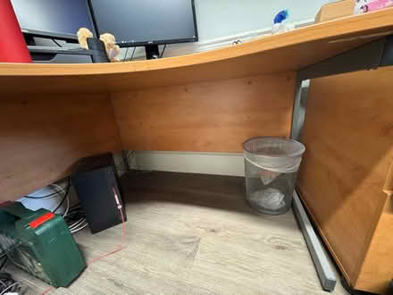 Photo of free Curved work station desk (W1h 1pn) #4