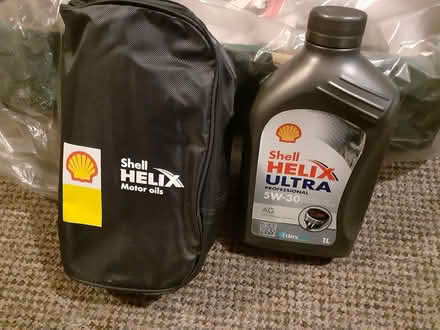Photo of free Car motor oil and bag (Styvechale, Coventry) #1