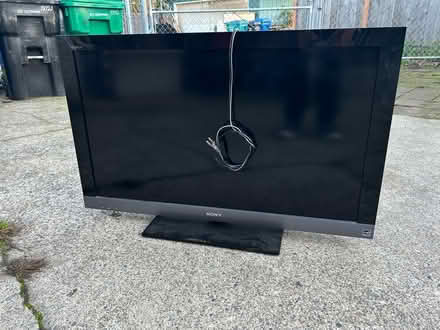 Photo of free SONY 40" tv (Skyway) #1