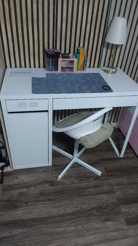 Photo of free Ikea desk (IG3) #1