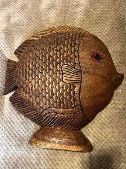 Photo of free carved wooden fish (Bridgewood Gate ME5) #1