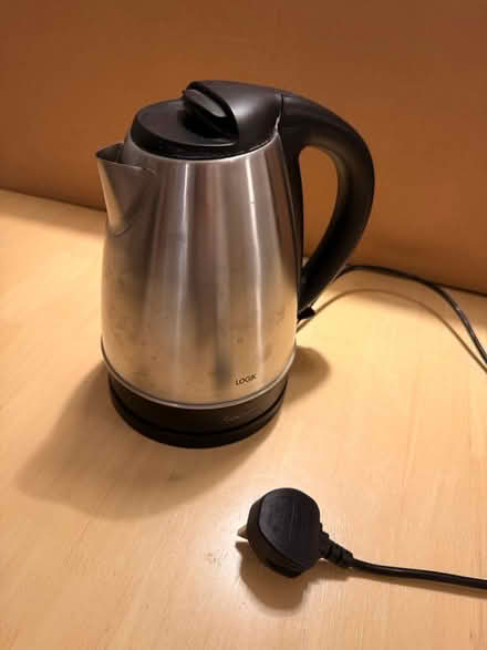 Photo of free Kettle (NEEDS FIXING - READ) (Islington N1 (essex road)) #1