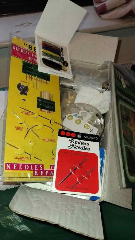 Photo of free buttons, needles & sewing stuff. (Monks Hill CR2) #2