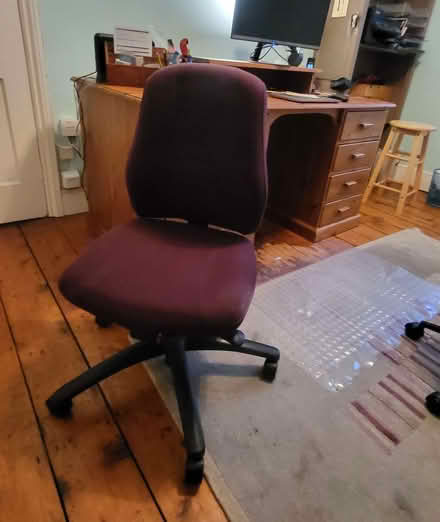 Photo of free Office chair in need of repair (Camden) #1
