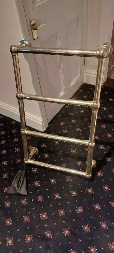 Photo of free Towel rail (Sagar Holme BB4) #1