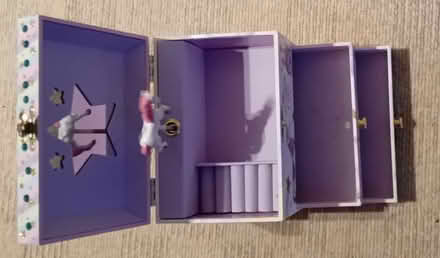 Photo of free Unicorn jewelery box (Woosehill RG41) #2