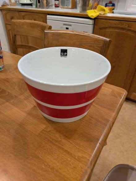Photo of free Large bowl (AL1) #1