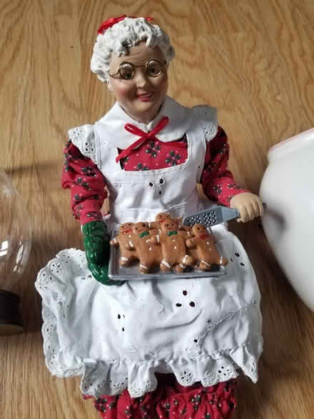 Photo of free Christmas decor (Hunt Club) #4